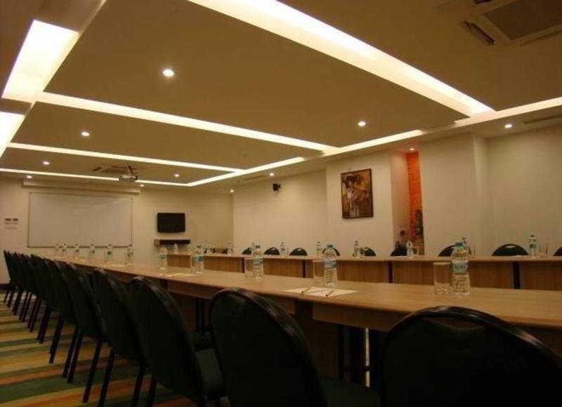 Lemon Tree Hotel Ченнаи Экстерьер фото