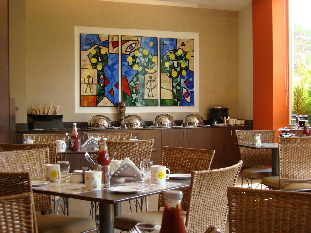 Lemon Tree Hotel Ченнаи Экстерьер фото