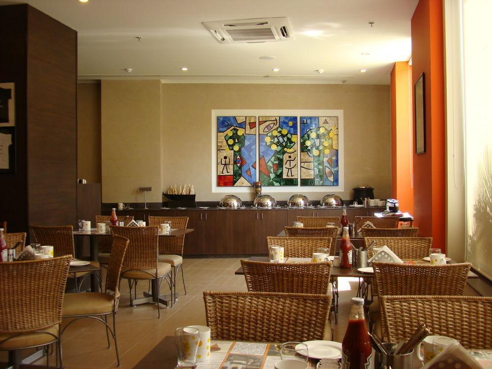 Lemon Tree Hotel Ченнаи Экстерьер фото