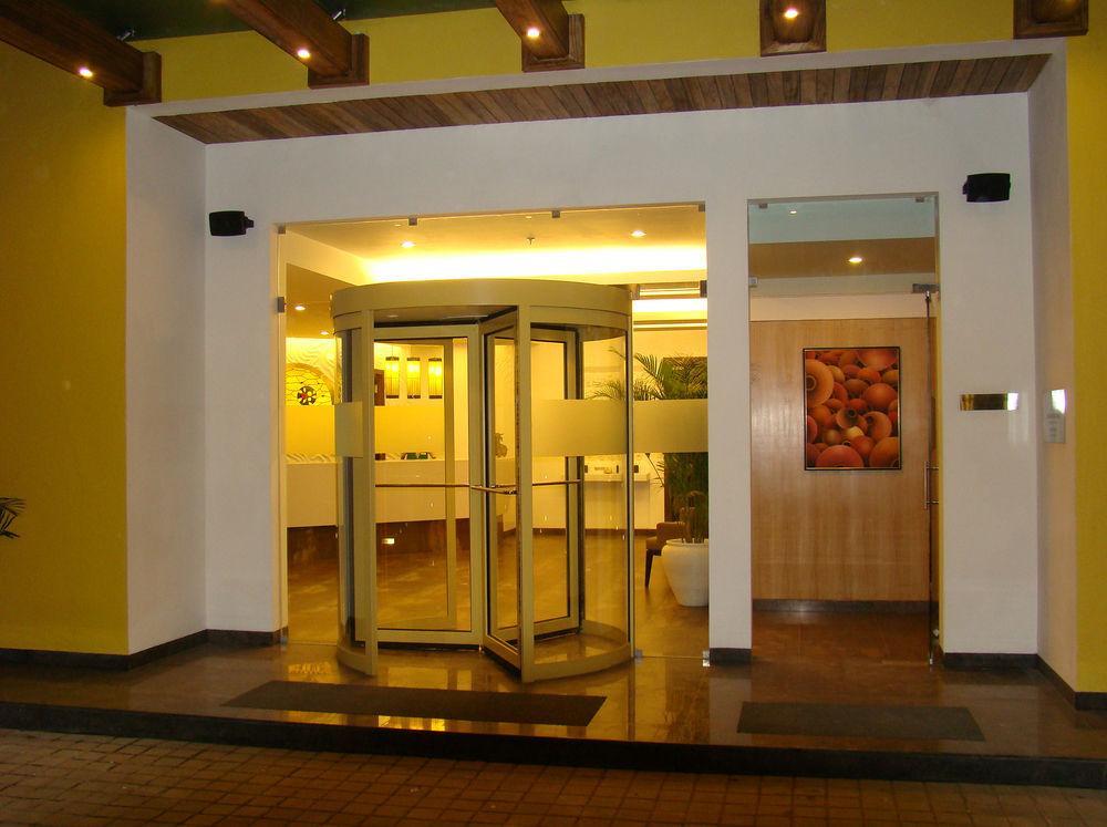 Lemon Tree Hotel Ченнаи Экстерьер фото