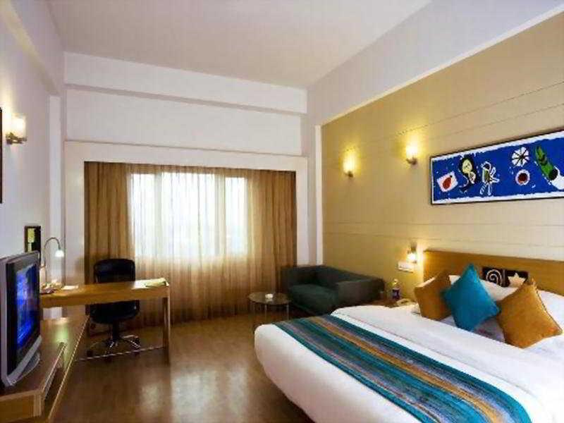Lemon Tree Hotel Ченнаи Экстерьер фото