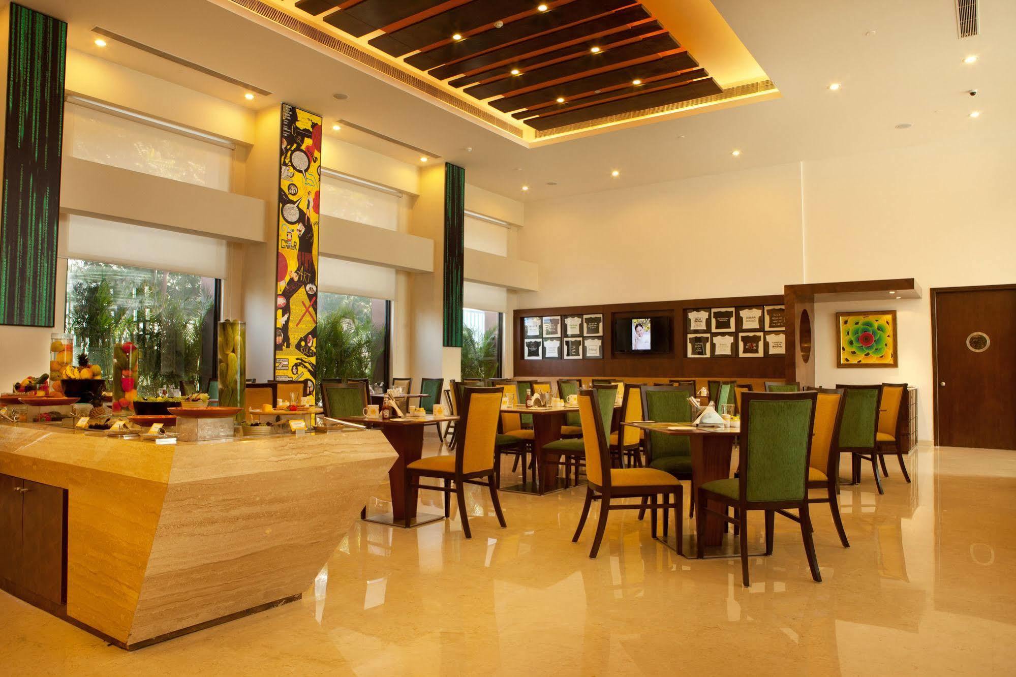 Lemon Tree Hotel Ченнаи Экстерьер фото