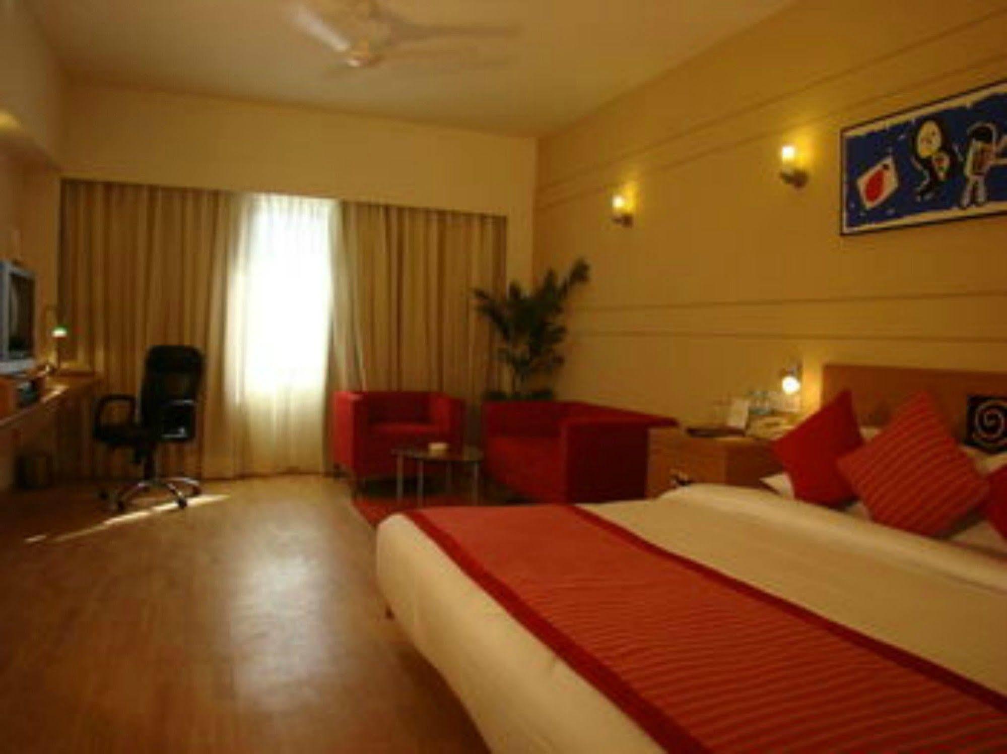 Lemon Tree Hotel Ченнаи Номер фото