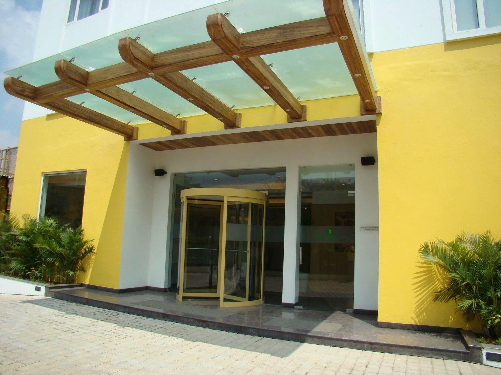 Lemon Tree Hotel Ченнаи Экстерьер фото